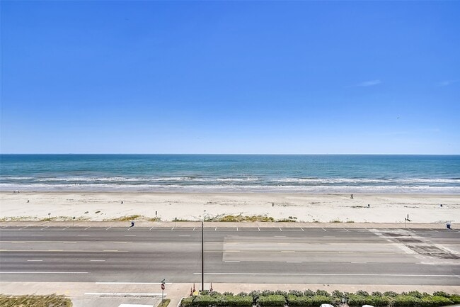 Building Photo - 7700 Seawall Blvd