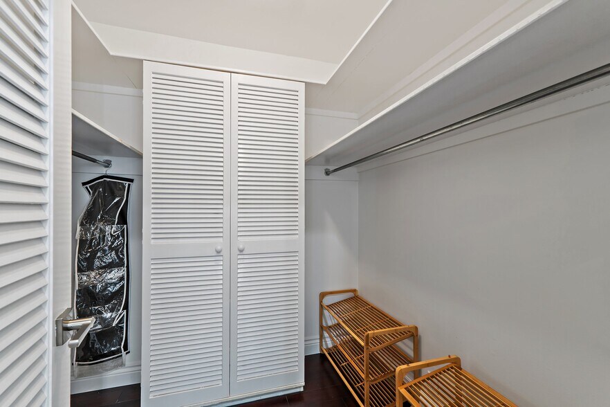 Building Photo - 3 Simara St