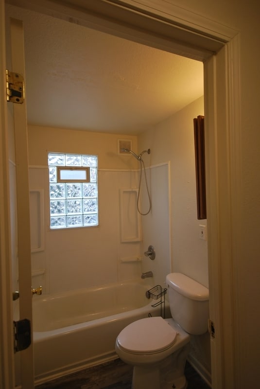 Building Photo - 1027 LaSalle Ave