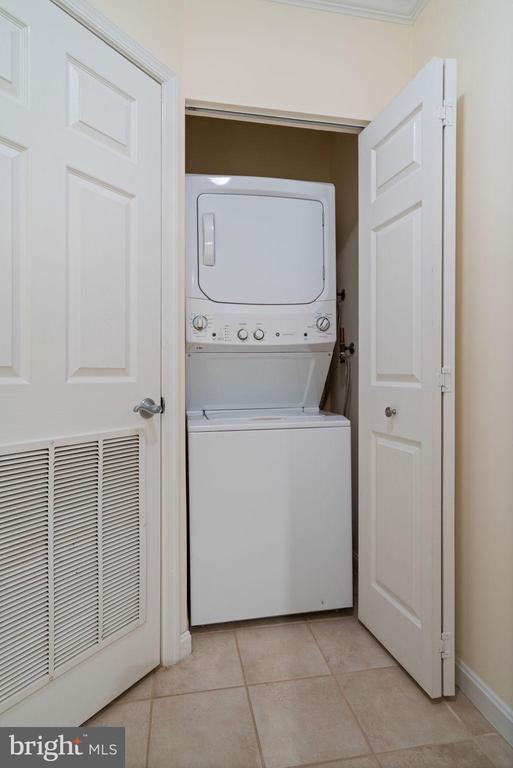 Building Photo - 3101 N Hampton Dr