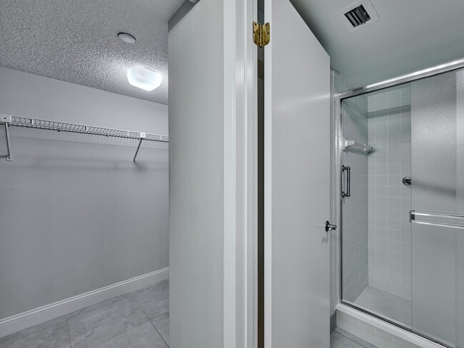 Building Photo - 3420 S Ocean Blvd