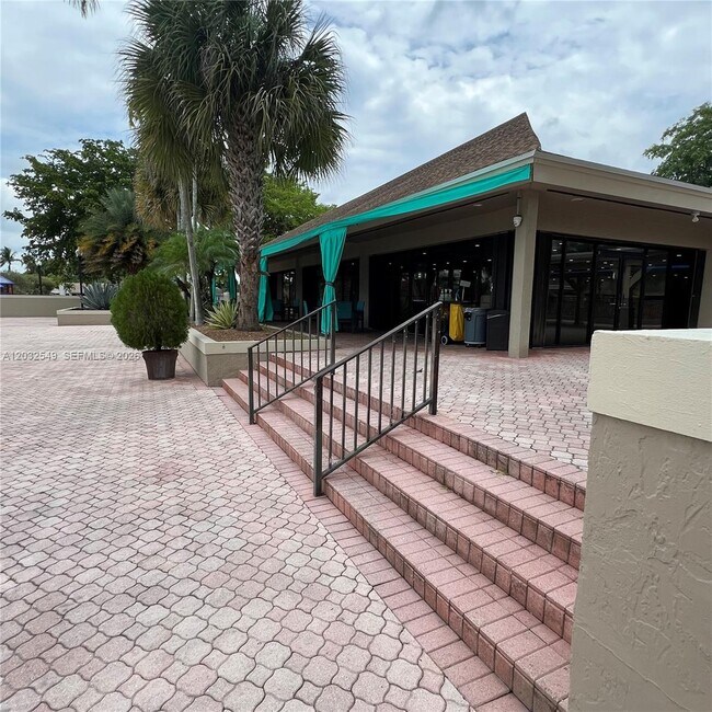 Building Photo - 15272 SW 46th Ln