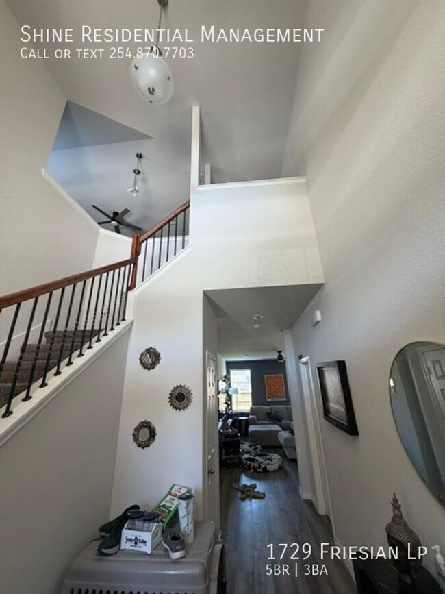 Building Photo - 1729 Friesian Lp