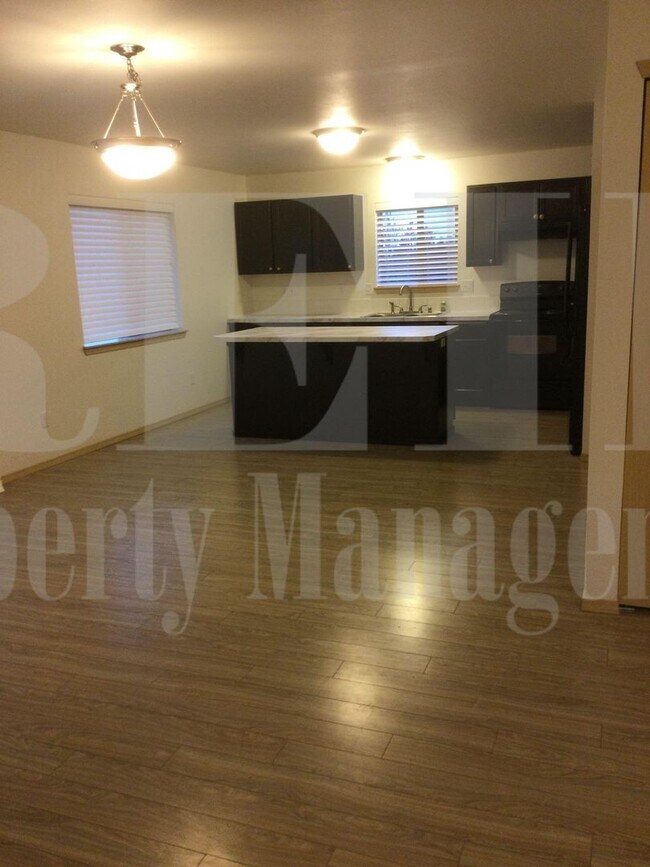 Building Photo - Mountain Views - 3 Bedroom Poulsbo Rambler
