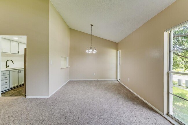 Building Photo - 411 Danube Ave