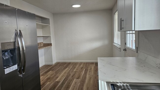 Building Photo - 4 Bedroom Bench Home Fully Remodeled