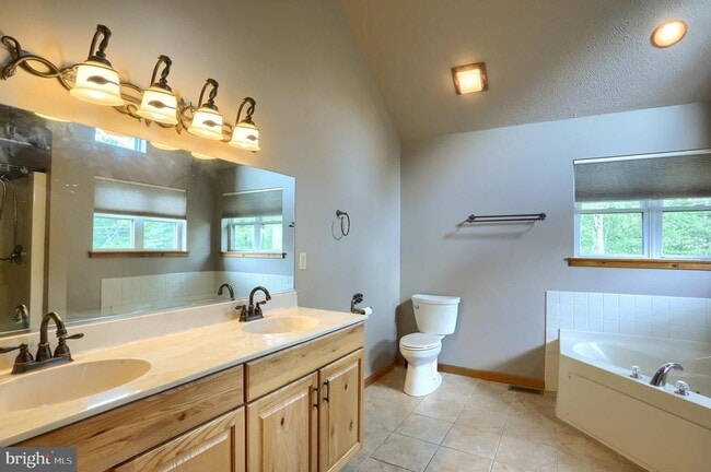 Building Photo - 125 Pebble Beach Dr