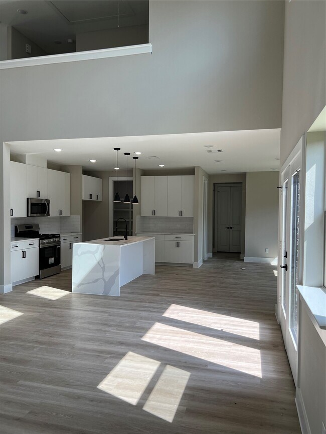 Building Photo - 2603 Piemonte Ave