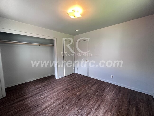 Building Photo - 104.5 Buchanan-