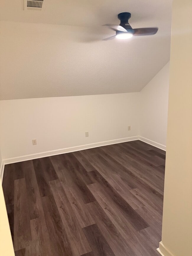 Building Photo - 1213 N 32nd Ave