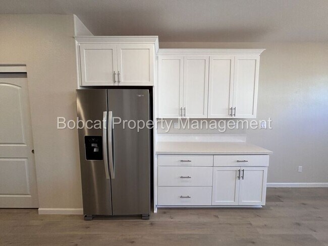 Building Photo - 852 Furlong Dr