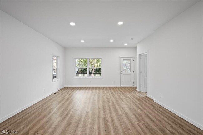 Building Photo - 5907 Pear Ave