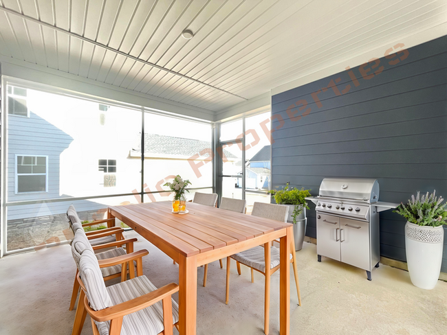 Building Photo - Beautiful Brand New 4 Bedroom, 3 Bathroom ...