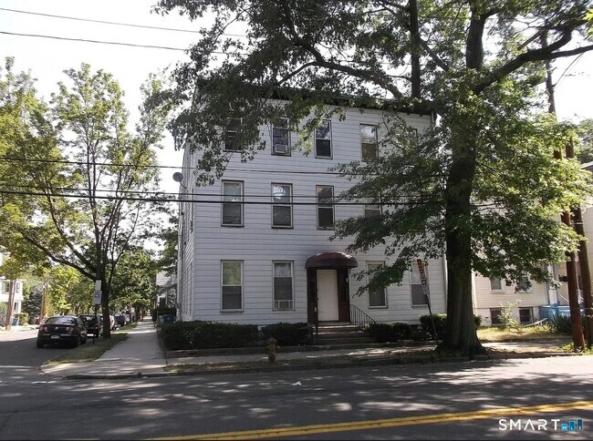 Building Photo - 49 Edwards St