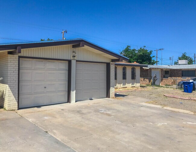 Building Photo - 5221 Edmonton Ave