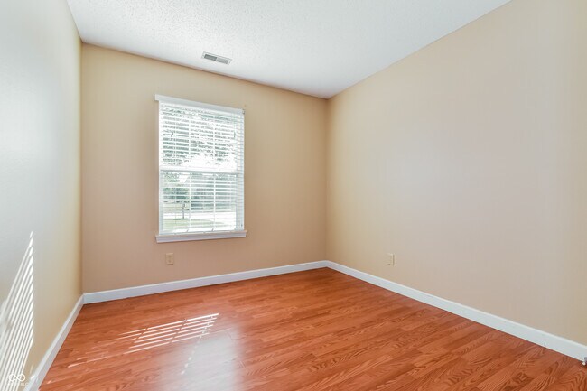 Building Photo - 5378 Milhouse Rd