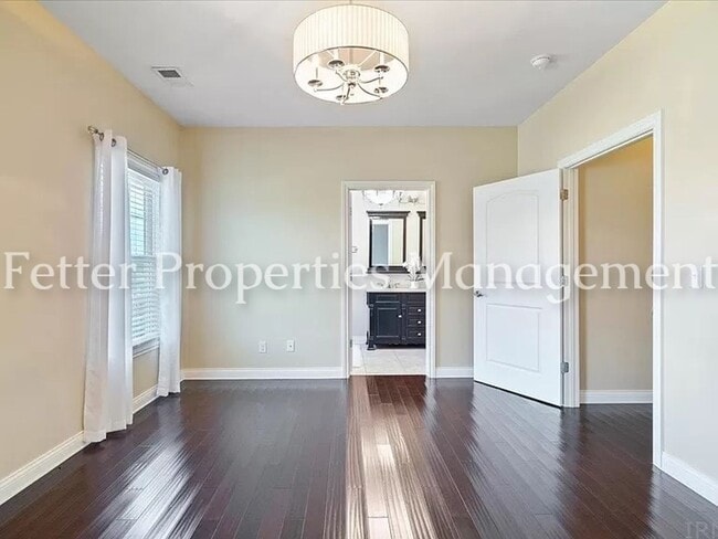Building Photo - Stunning 4 Bedroom in Cayman Ridge