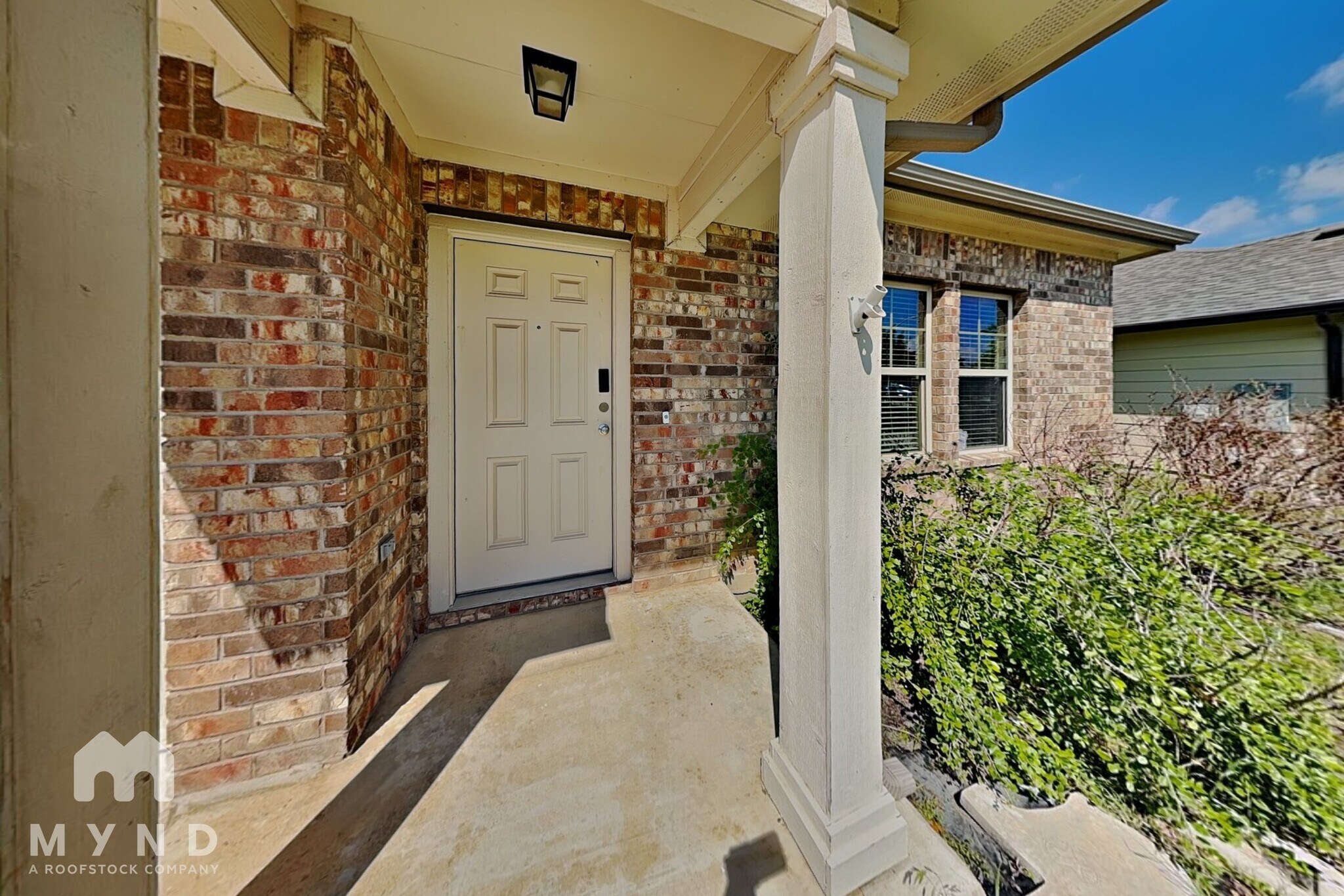 Building Photo - 717 Pinnacle Dr