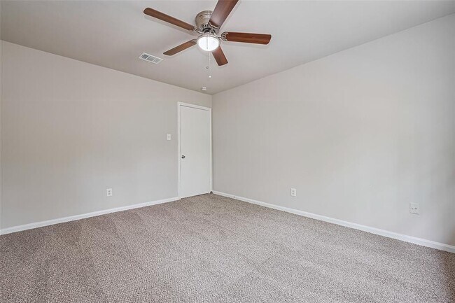 Building Photo - 10815 Creektree Dr