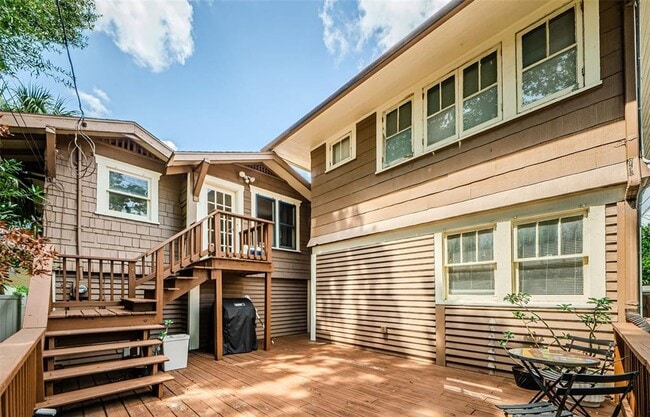 Building Photo - 620 Earle Ave N