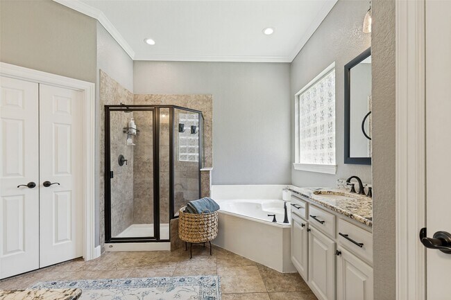 Building Photo - 6011 Shady Alcove Ct
