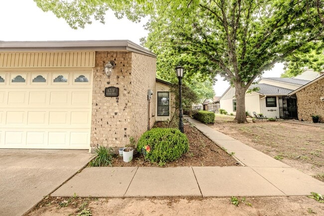 Building Photo - 4208 Picasso Dr