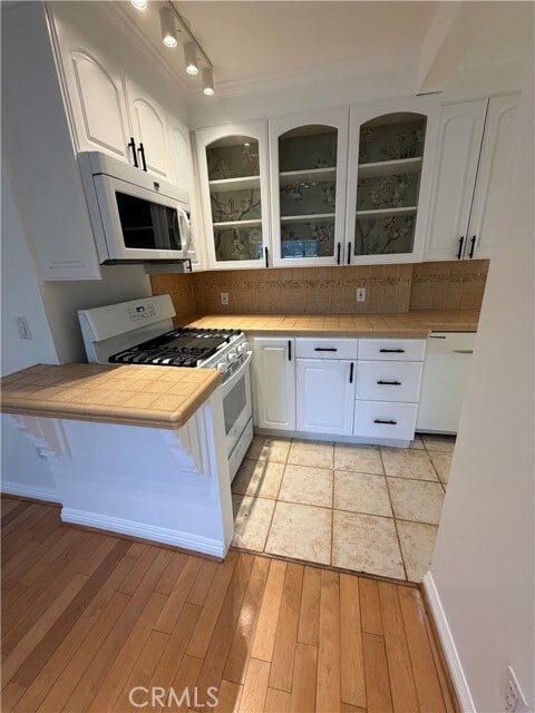 Building Photo - 2253 N Gower St