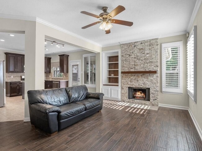 Building Photo - 9707 Green Valley Ln