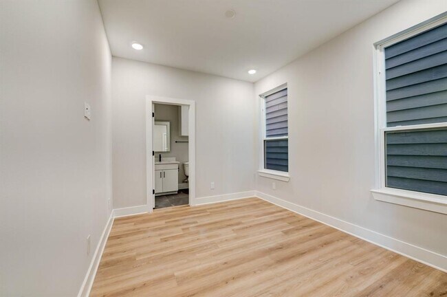 Building Photo - 1518 Malvern St