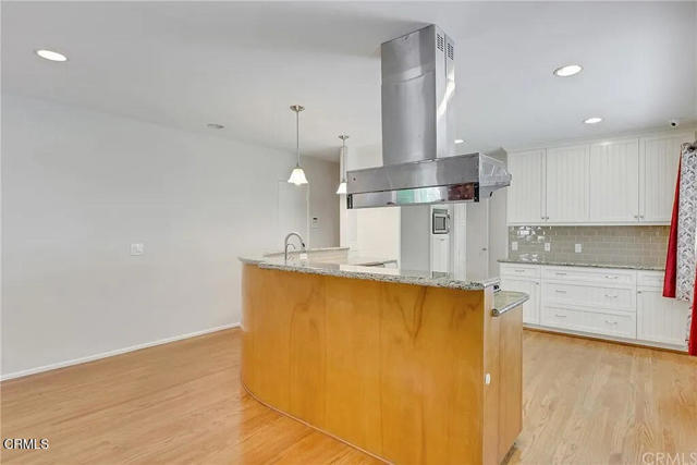 Building Photo - 303 E Las Flores Ave