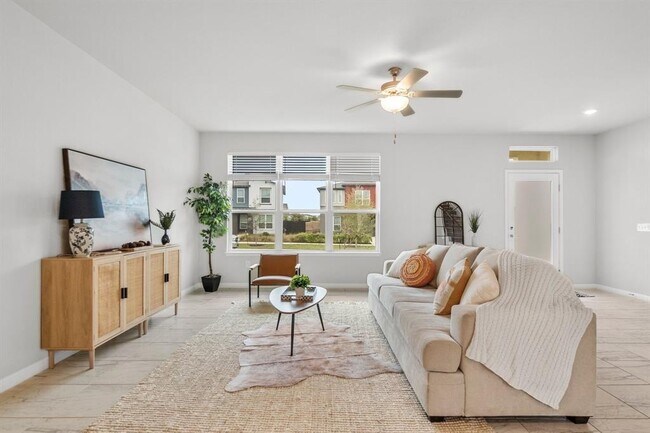 Building Photo - Baythorne Dr