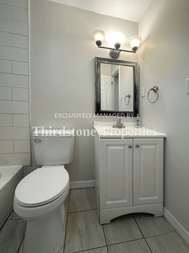 Building Photo - 1173 W 27th St