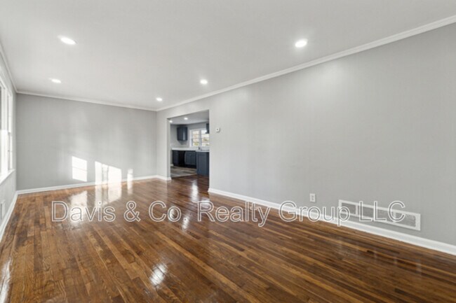 Building Photo - 2385 Tilson Rd