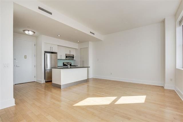 Building Photo - 4 BEACON Way