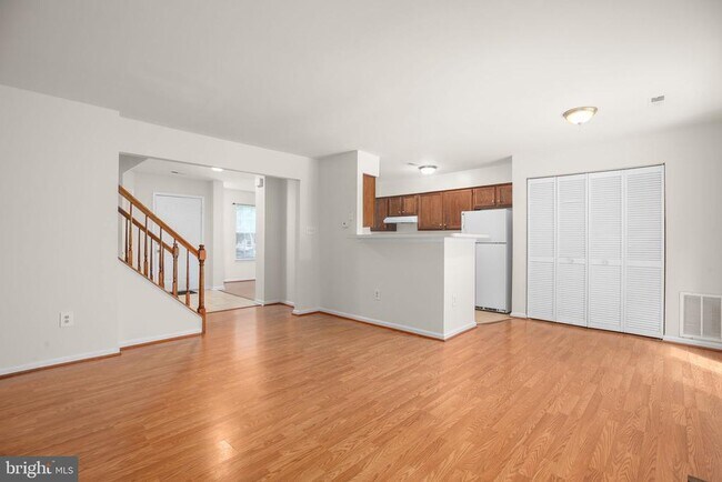 Building Photo - 502 Wind Ridge Dr