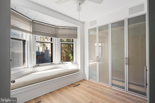 Building Photo - 317 S 18th St