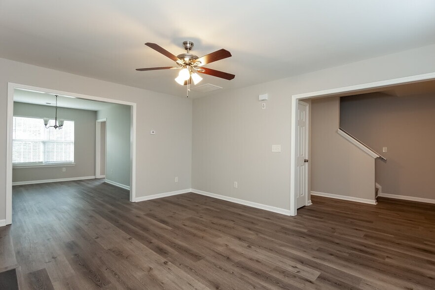 Building Photo - 929 Grass Hollow Ct