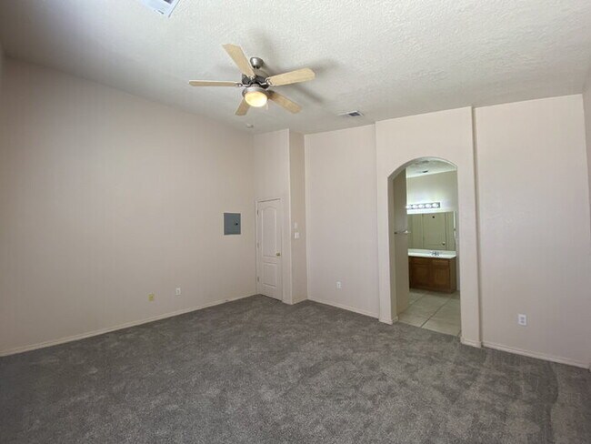 Building Photo - Spacious 3BR w/Office in the Cabezon Subdivion