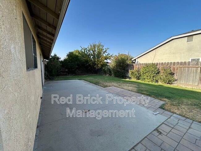Building Photo - 1403 Valley St