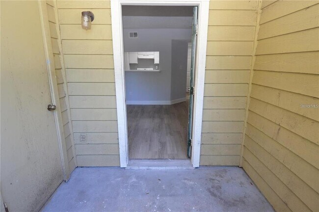 Building Photo - 8758 Mallard Reserve Dr