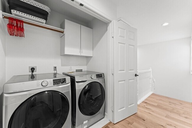 Building Photo - 7 S Avonlea Cir