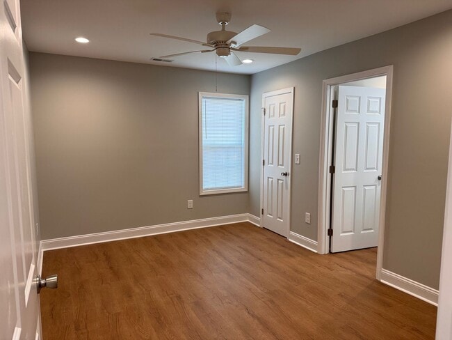 Building Photo - 2074