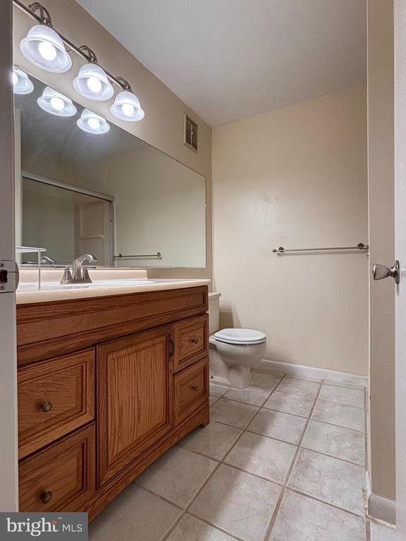 Building Photo - 1821 The Woods II