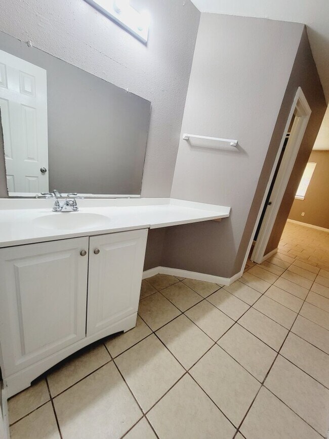 Building Photo - 8607 Crystal Cove Cir