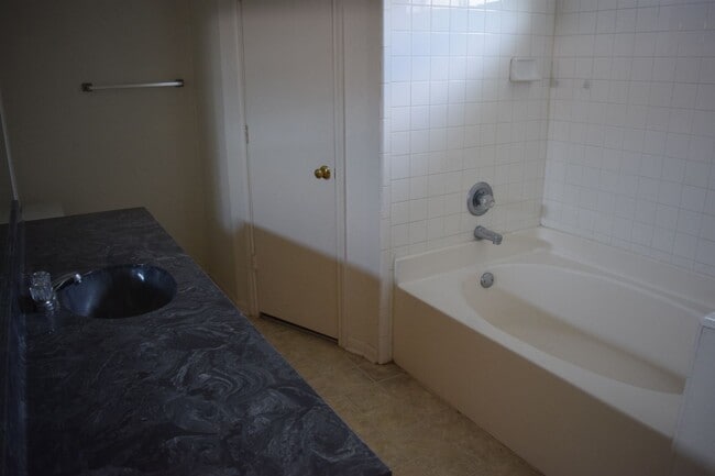 Building Photo - 4307 Janelle Dr