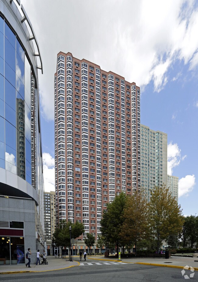 Building Photo - Pacific