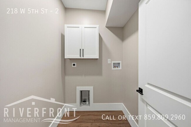 Building Photo - 218 W 5th St