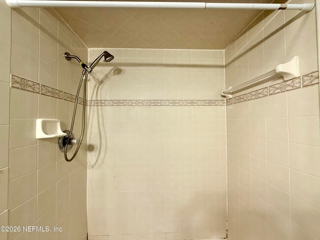 Building Photo - 3765 Crown Point Rd