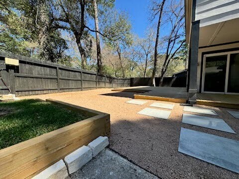 Building Photo - 1004 E Red Cedar Cir