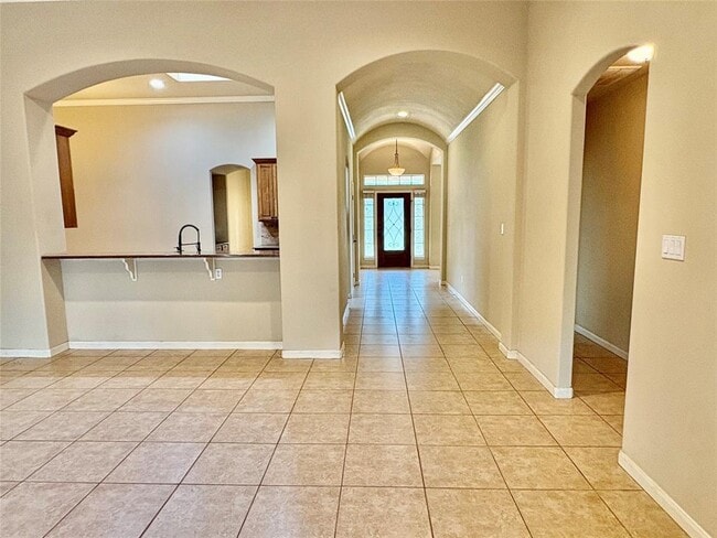 Building Photo - 15210 Falcon Dr